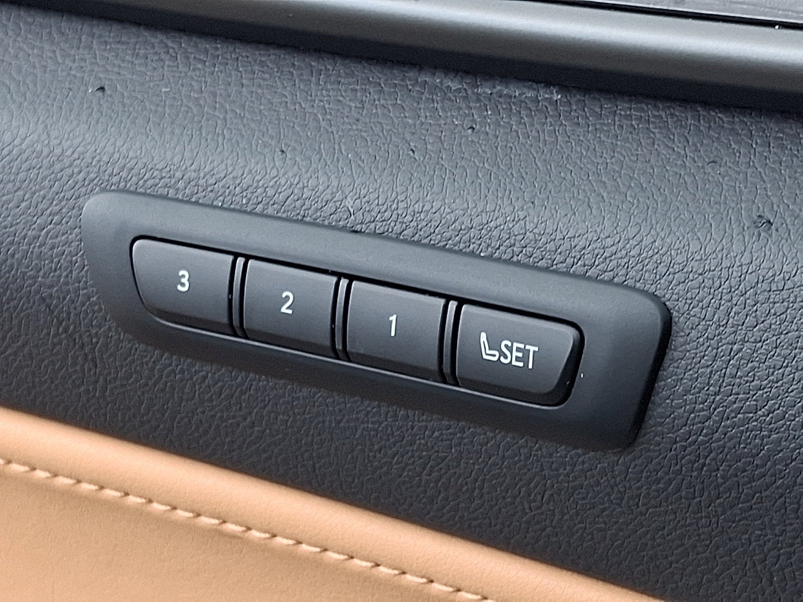 2026 Lexus NX 350 - Photo 27