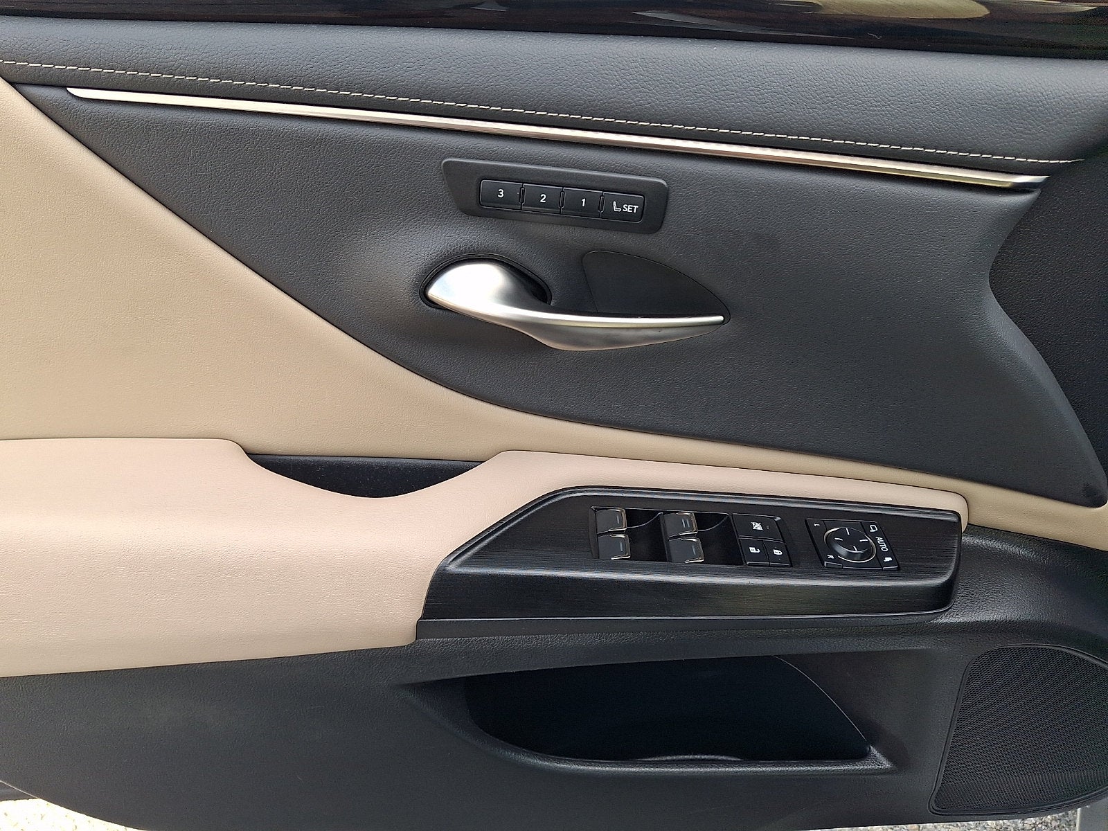 2021 Lexus ES 300h