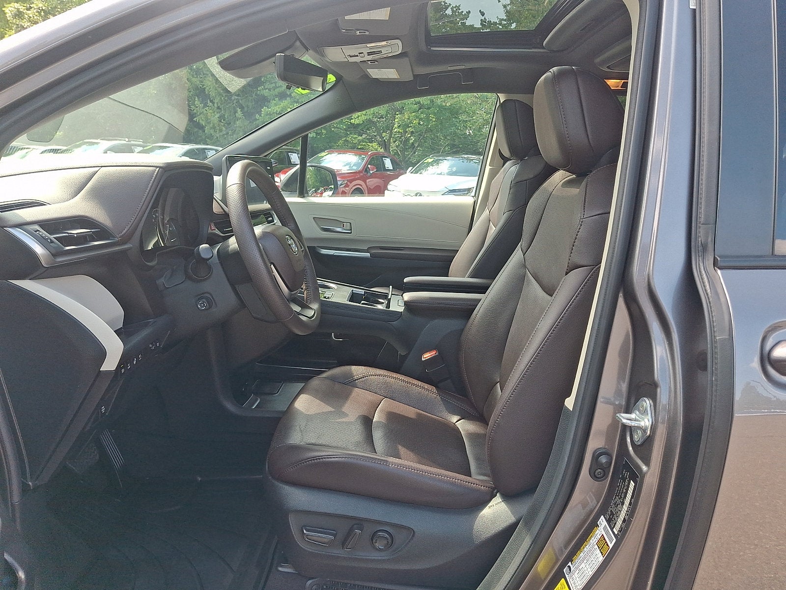 2024 Toyota Sienna Platinum 7 Passenger