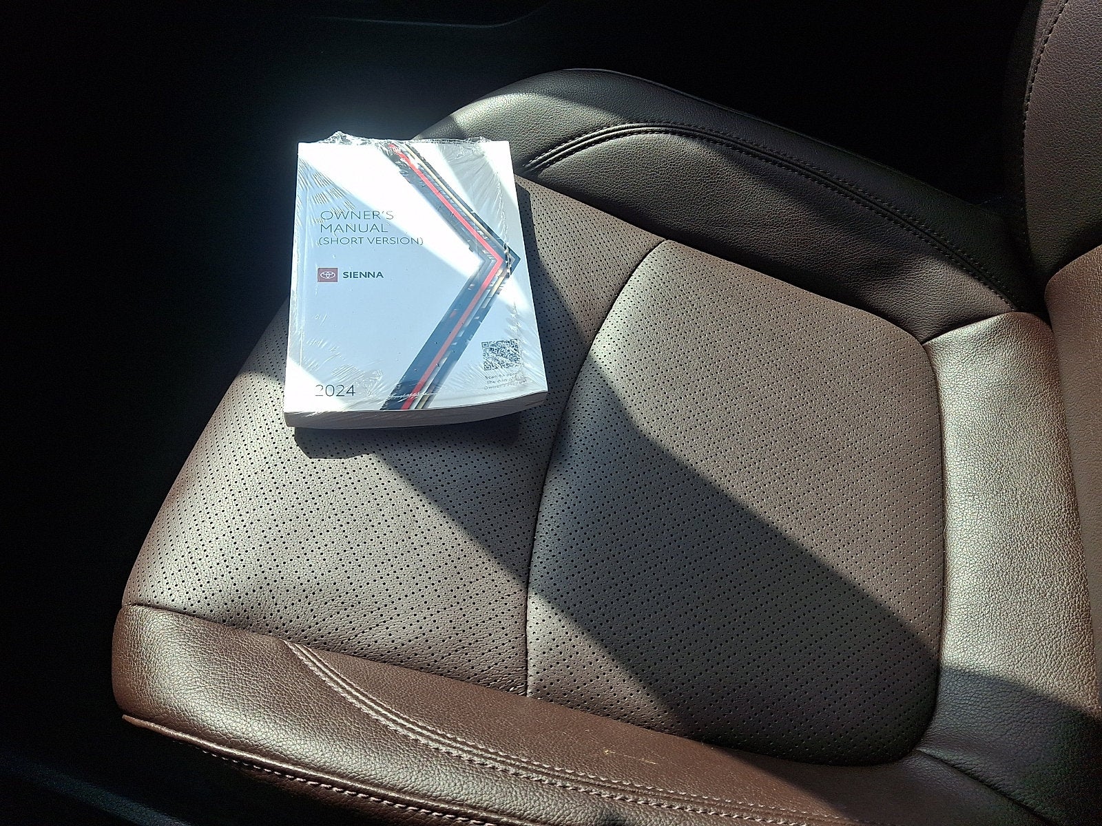 2024 Toyota Sienna Platinum 7 Passenger