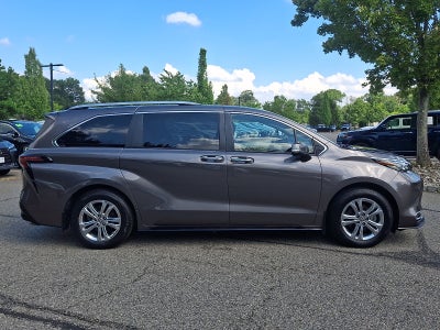 2024 Toyota Sienna Platinum 7 Passenger