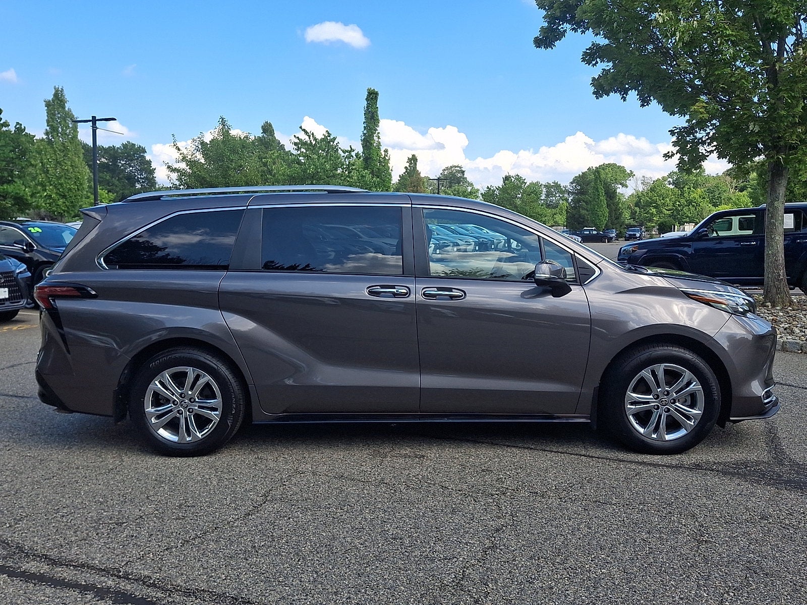2024 Toyota Sienna Platinum 7 Passenger