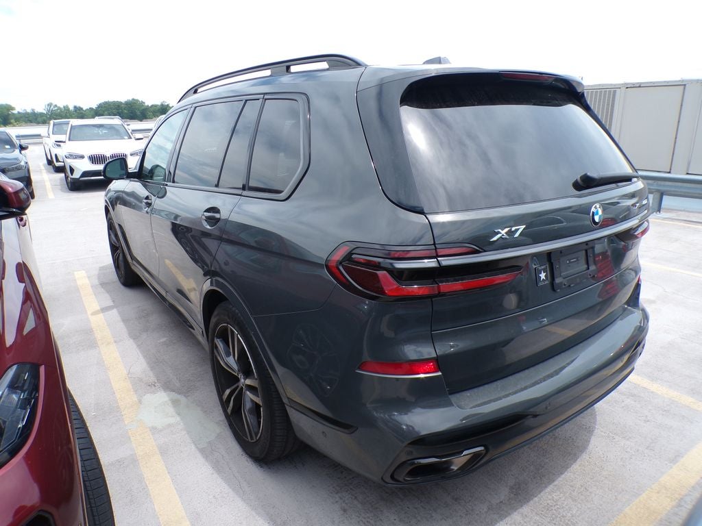 2025 BMW X7 xDrive40i