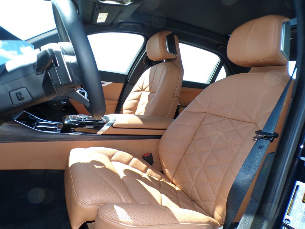 2026 BMW 7 Series 740i xDrive